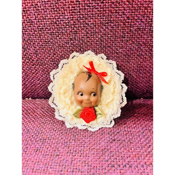 Kewpie Vintage face with lace all around - Picture 6 of 6